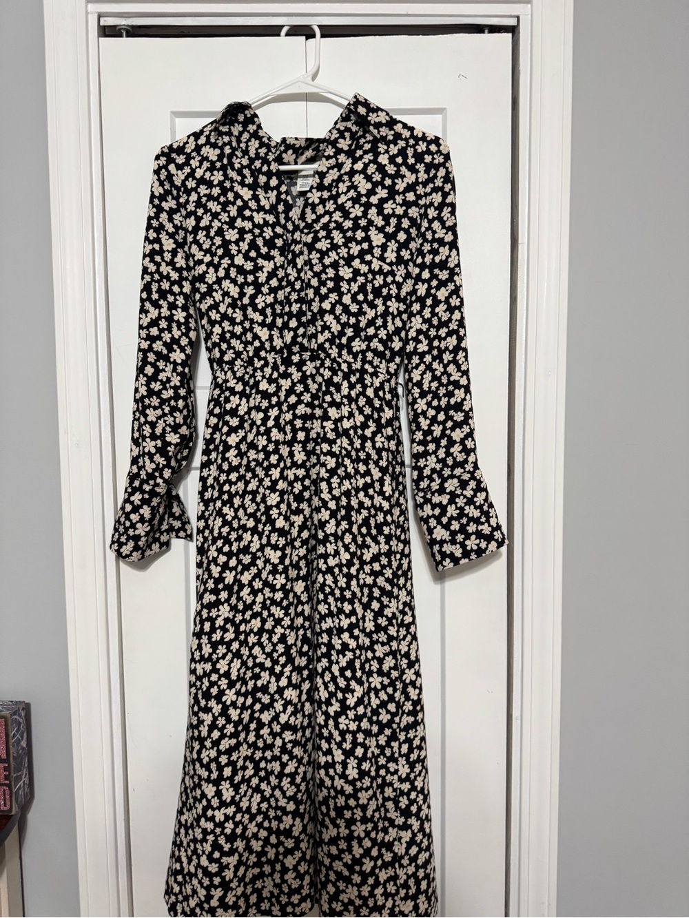 H&M Black Long Sleeve Midi Dress with Cream Daisy Print
